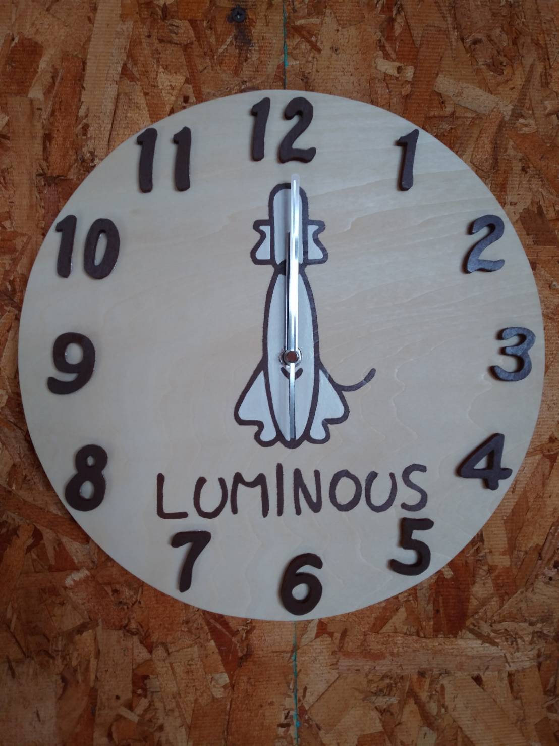ドッグサロン“ルミナス”様　開店祝いの壁掛け時計　写真をアップしました。