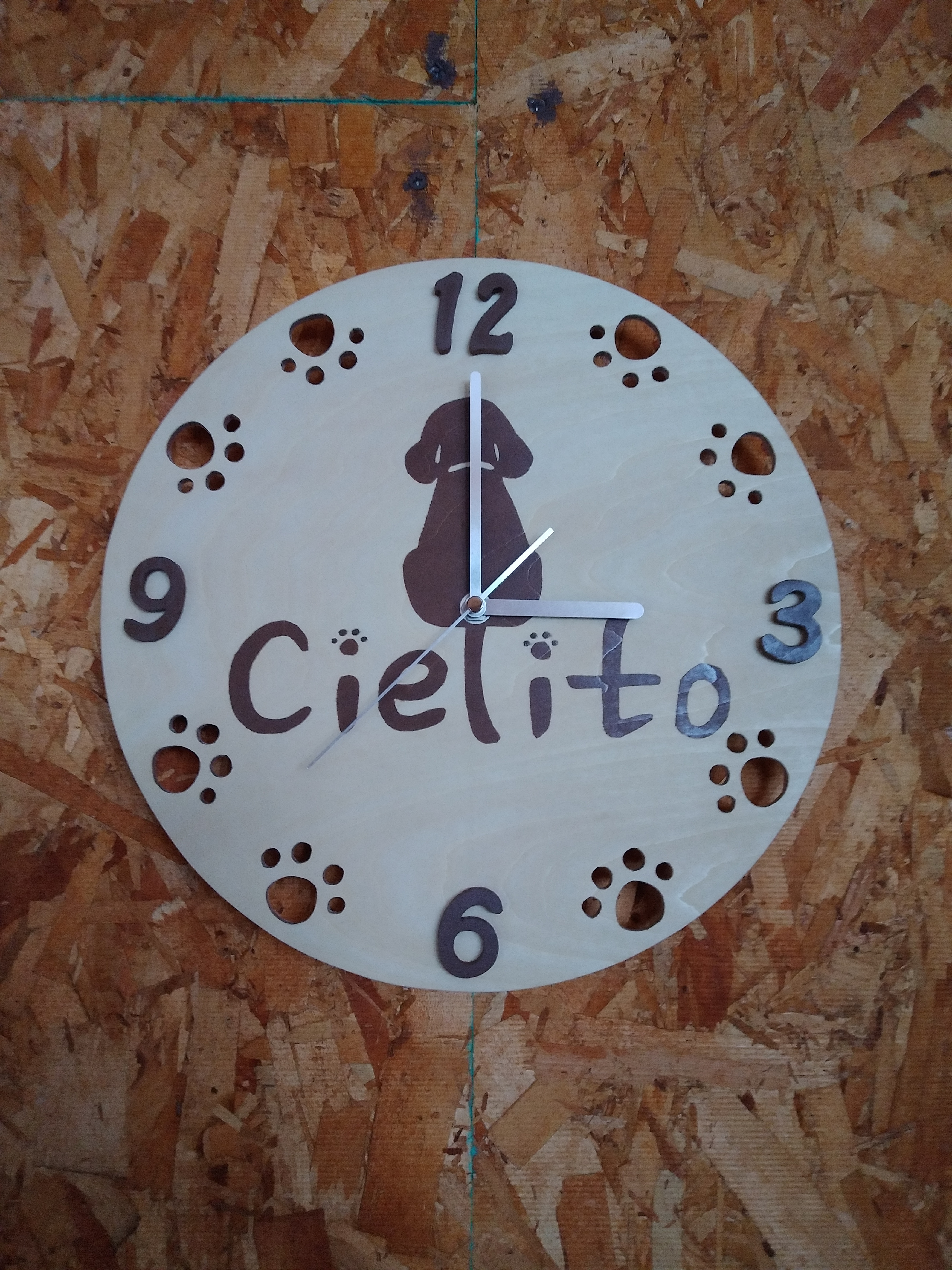 犬カフェ　Cafe Cielito様への贈り物　壁掛け時計の写真をアップしました。