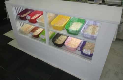 大船渡市　oiseau sweets(オアゾースィーツ)様　クッキー陳列用ショーケースをお作りしました。