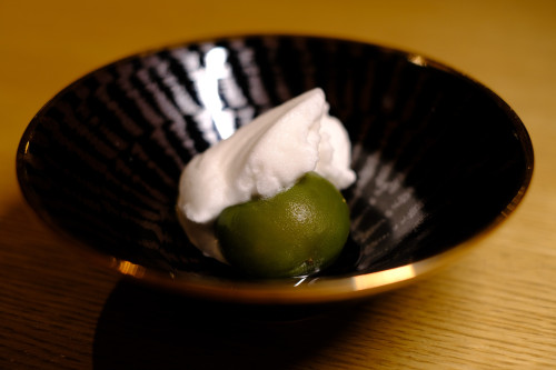 入江さんちの青梅 新潟の白ワイン煮とその煮汁のソルベ添え