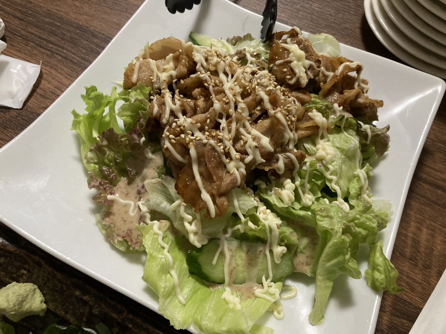 ボリューム満点の焼肉サラダ