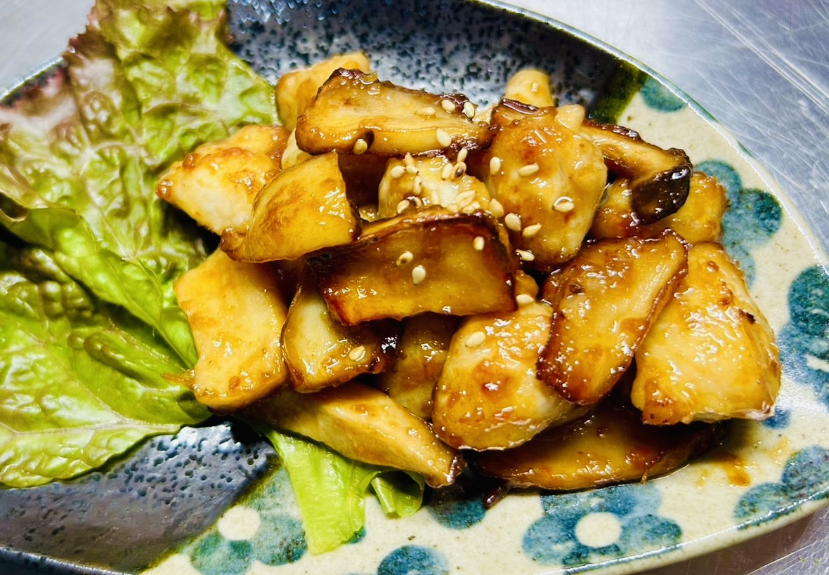 ぼんじりとエリンギのピリ辛みそ炒め
