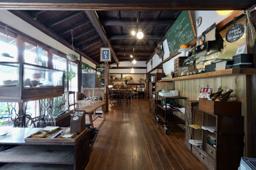 店舗内観1