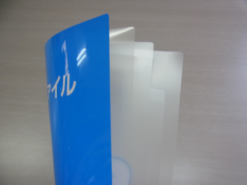 仕切り付きクリアファイル