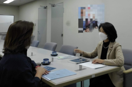 HP働く女性新野.jpg