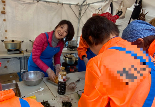 餅つき手伝い.jpg