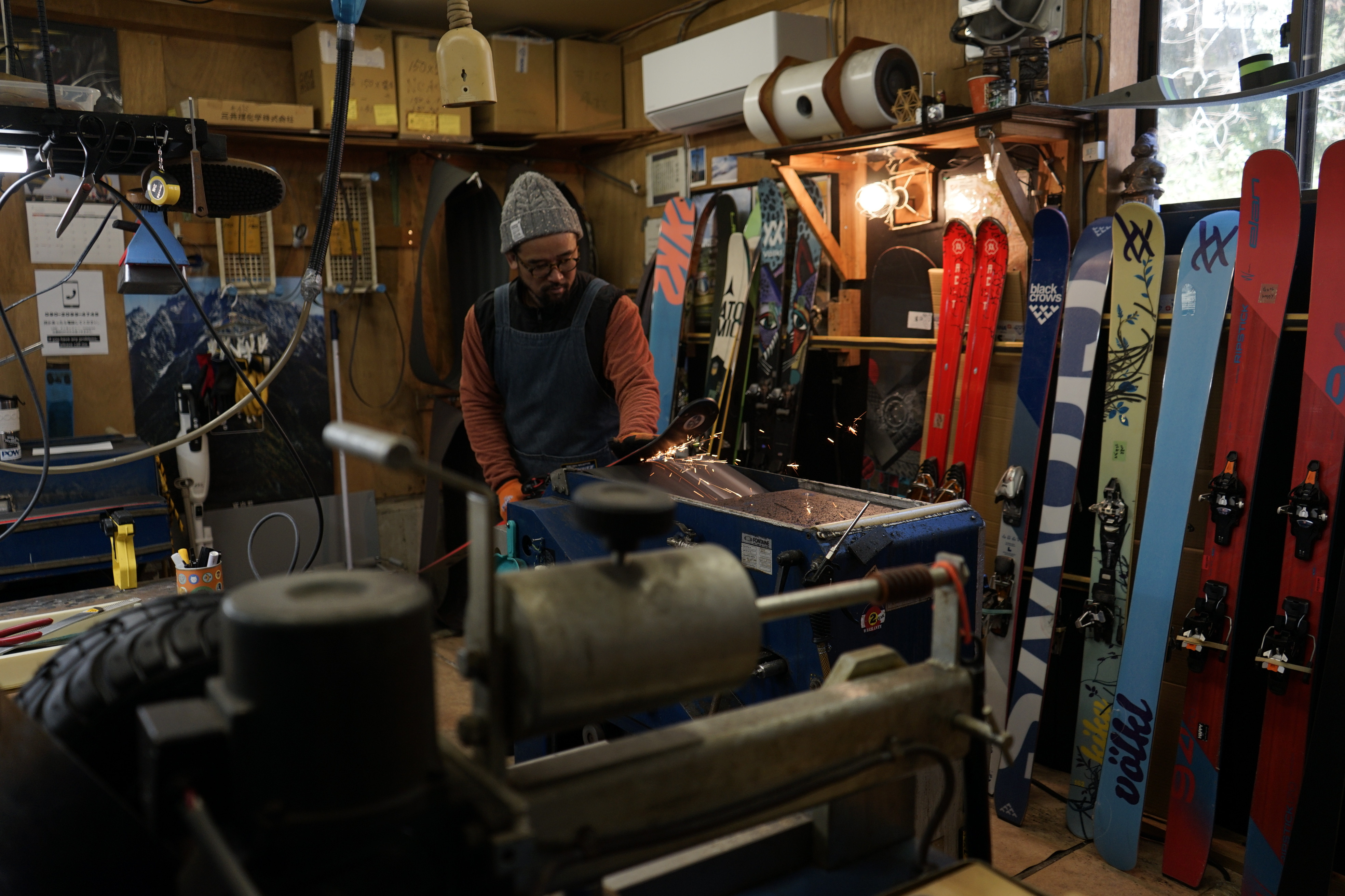 Hands-on ski and snowboard building with Japanese wood