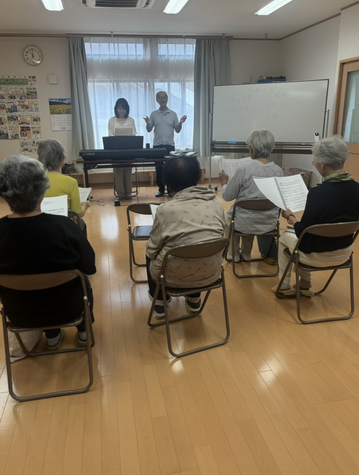 童謡サークル「大久保元気に歌う会」練習風景です