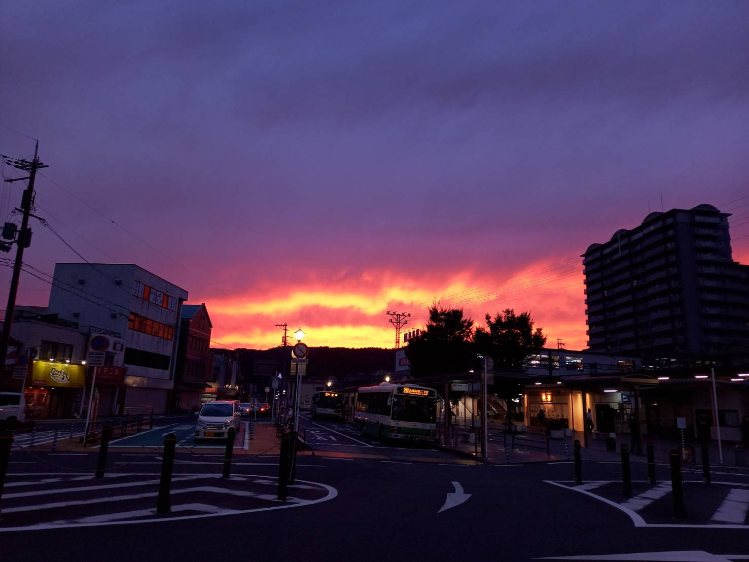 店から見えた夕陽