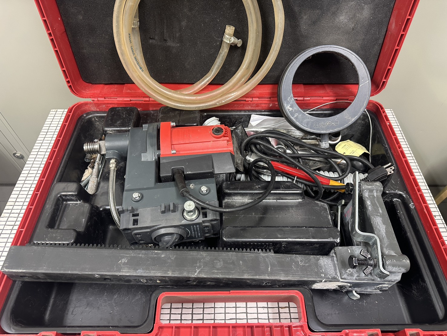 コンクリートコア抜き