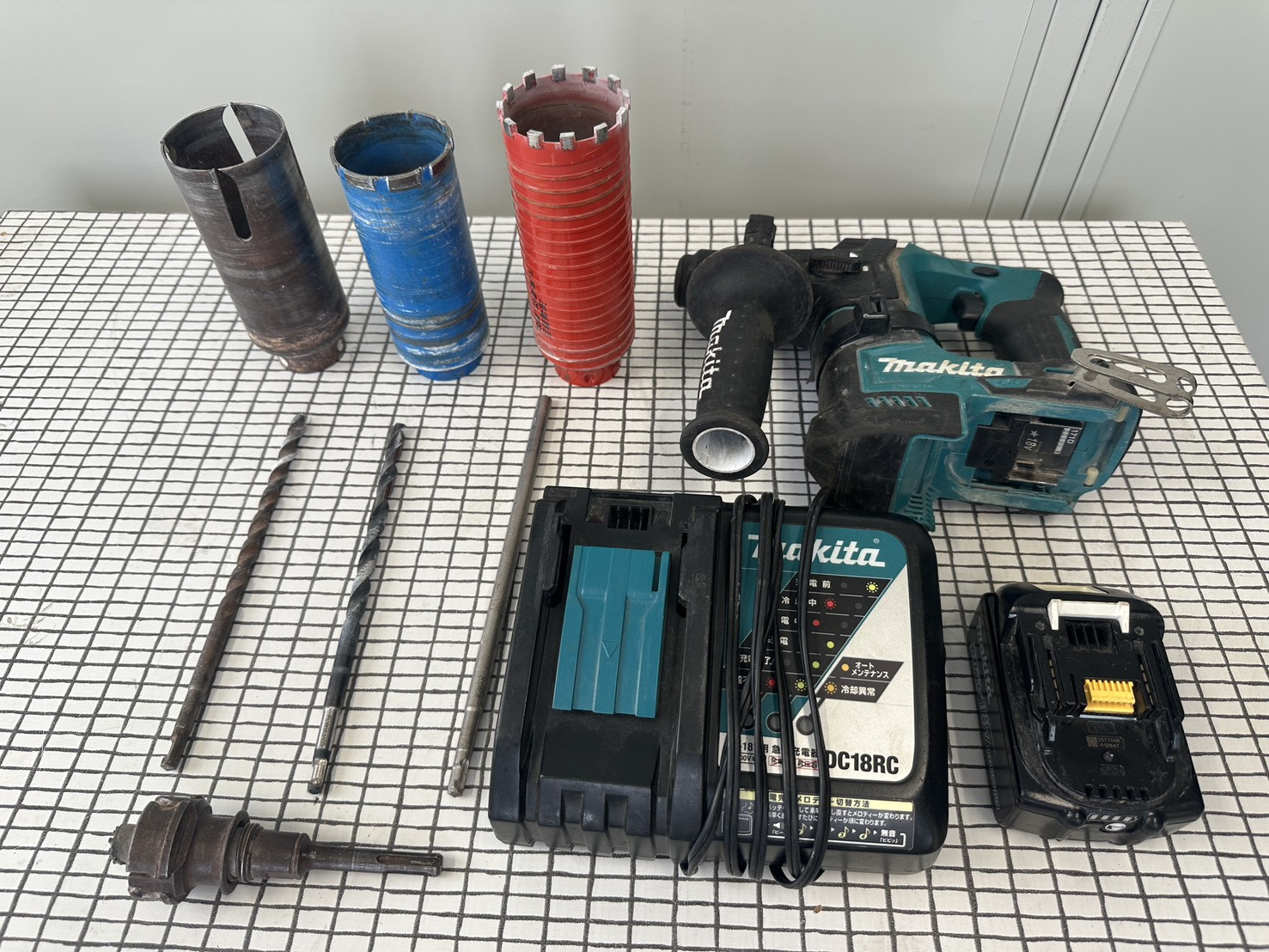 新商品のご案内です。 エアコン穴あけ工具のレンタルを開始致しました。