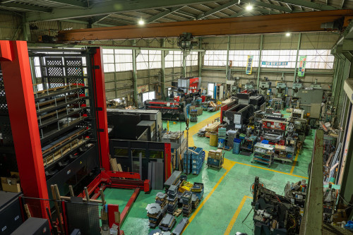 社屋内観１（精密板金工場風景１）