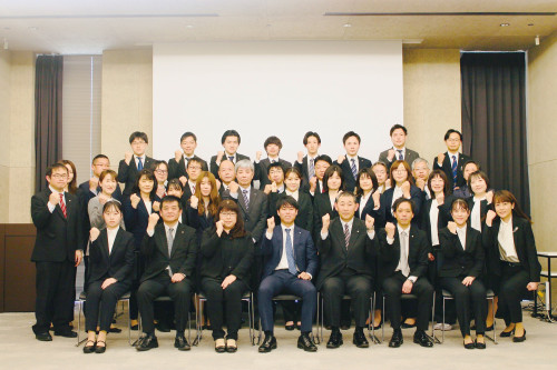 第45期社員総会_集合写真rgb.jpg