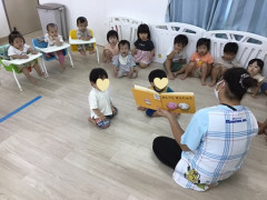 えほんのじかん