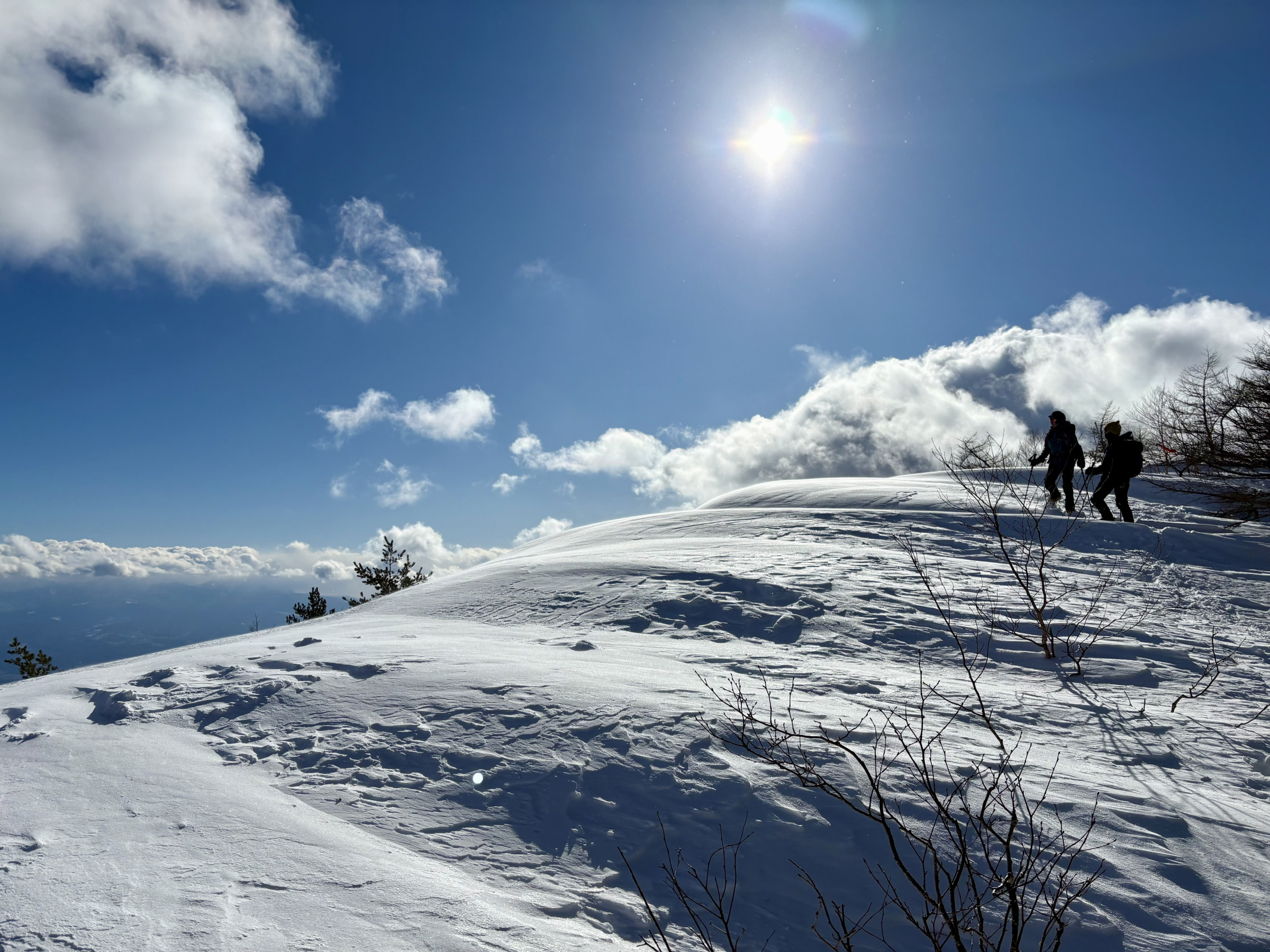 静かな雪山では心が浄化されるような気持になります