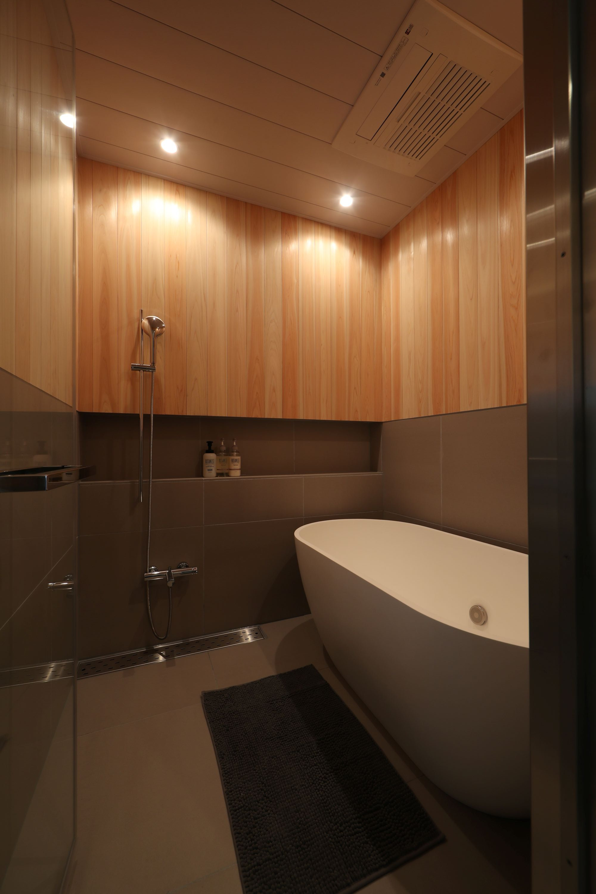 A64I1300.JPG