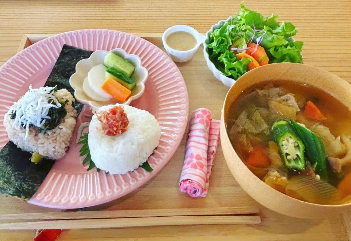 ⚪︎にじカフェランチ