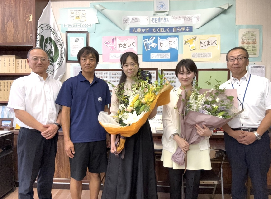 石巻市立万石浦小学校への支援の様子