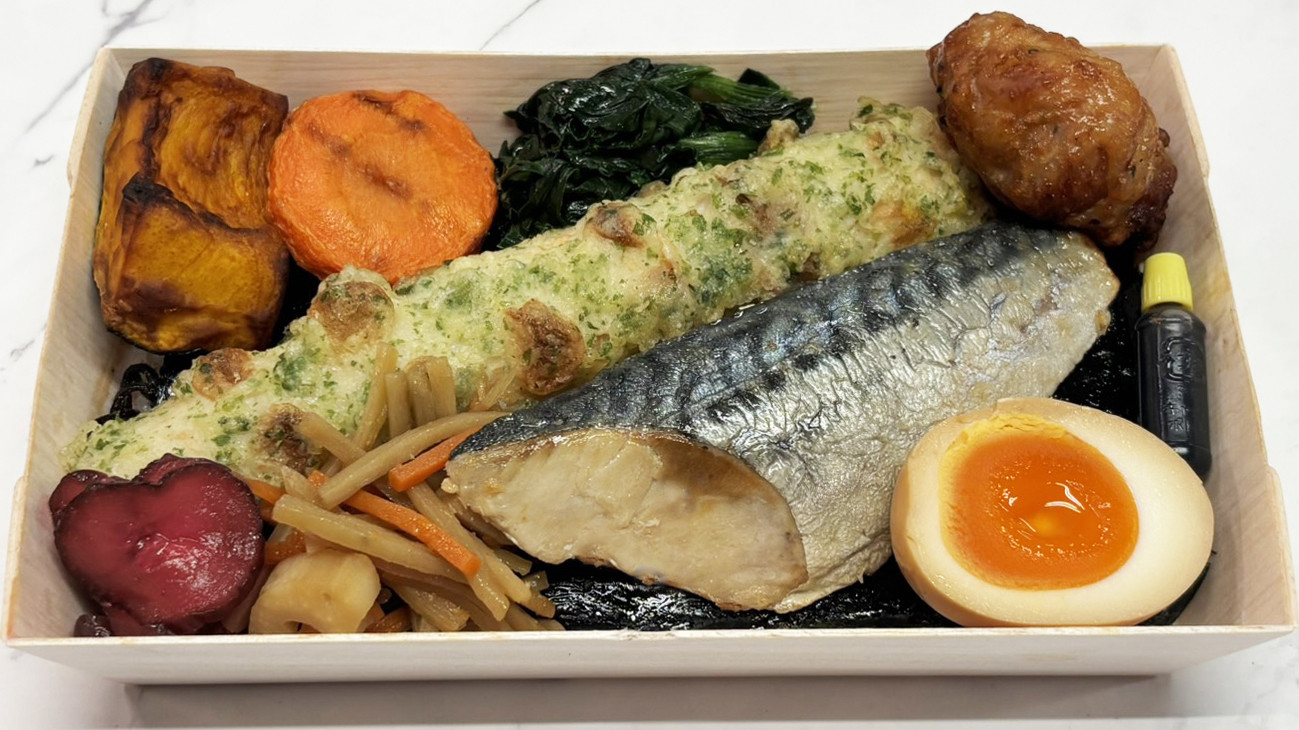 【海苔弁】ノルウェー産鯖の粗塩焼き