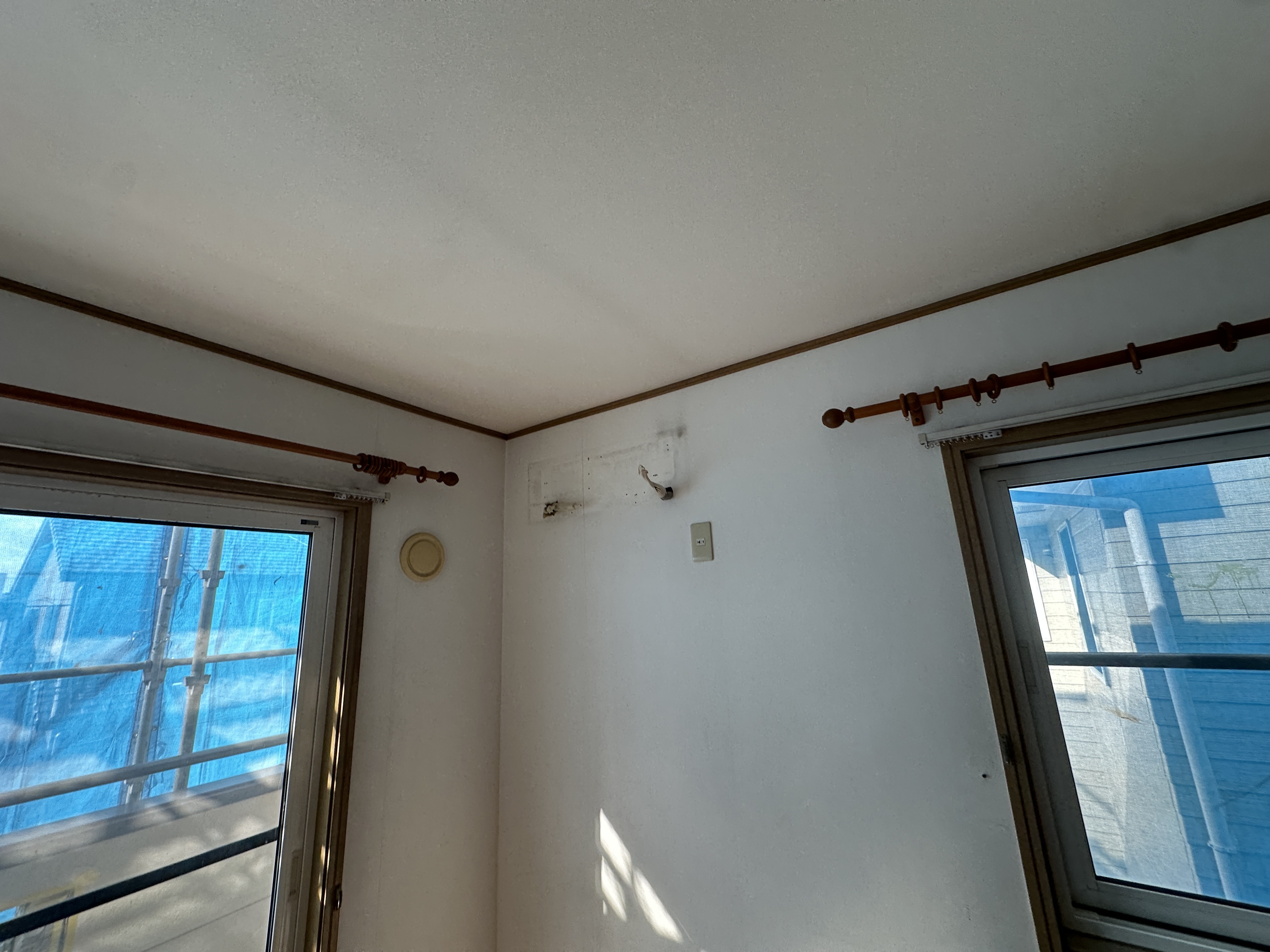 龍ヶ崎市のお客様よりリフォームに伴いエアコン4台取り外しのご依頼を頂きました。