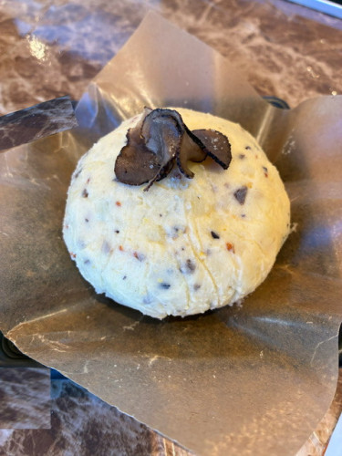 トリュフと半熟卵のポテトサラダ