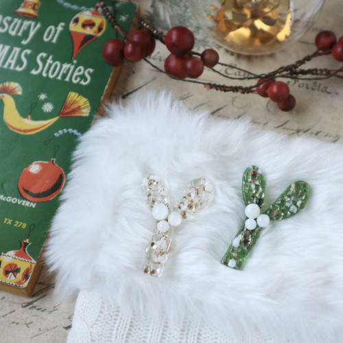 2025.11 ヤドリギガラスブローチ.jpg