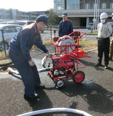 手引き動力ポンプ③