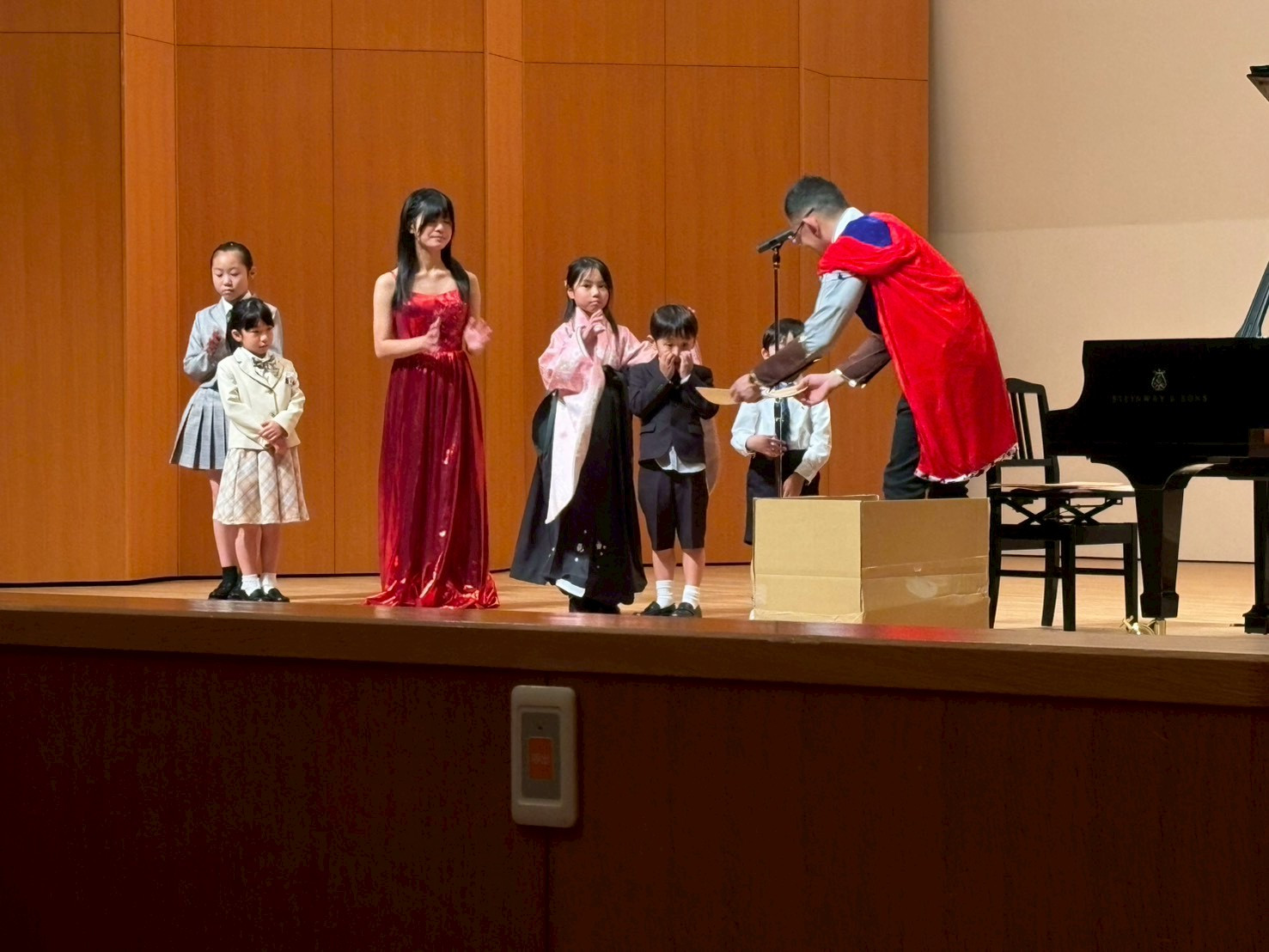 初出演の生徒さん表彰！