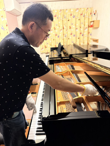 piano.jpg