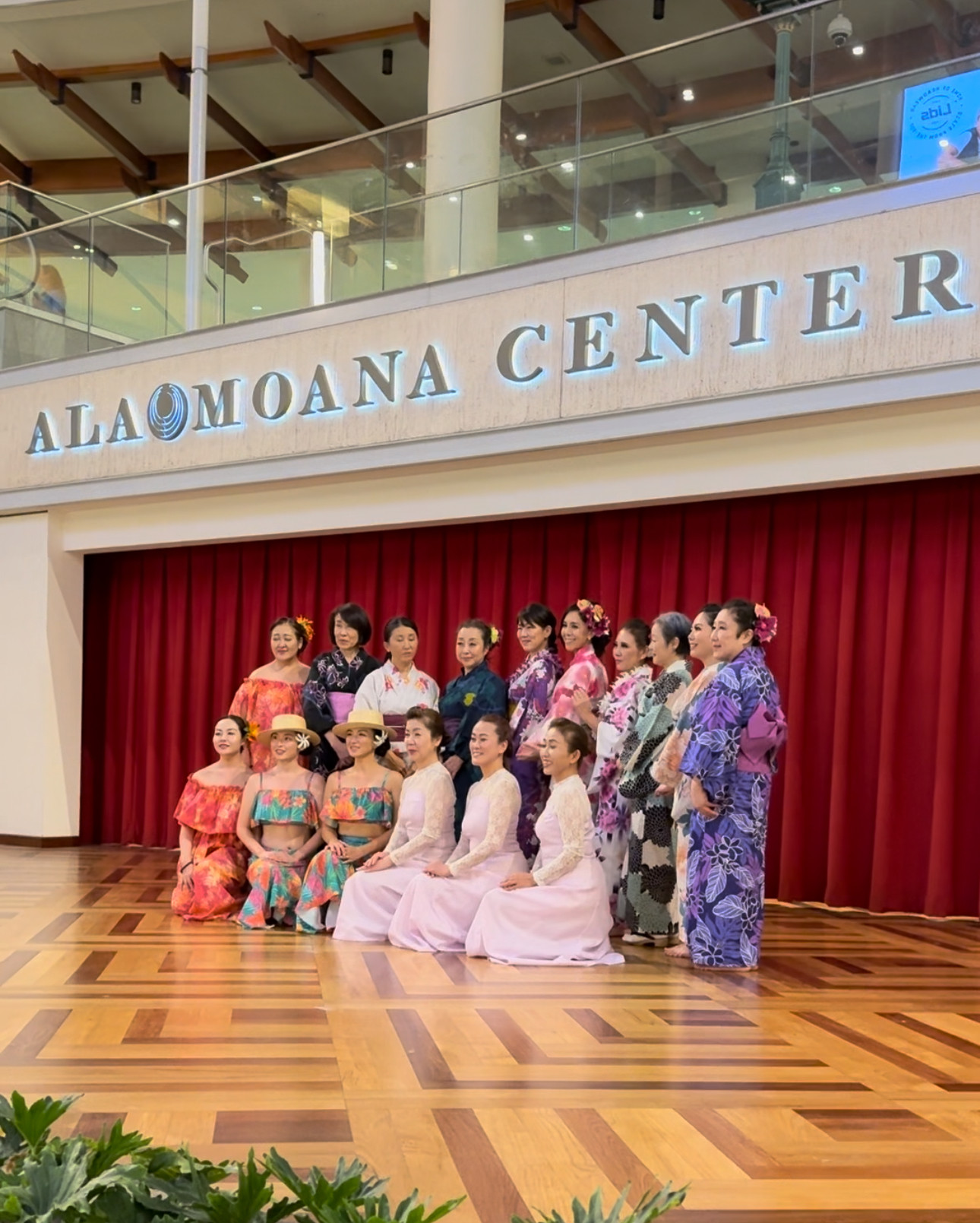 2024年10月　ハワイ・アラモアナセンターステージ出演ツアーを企画・開催しました