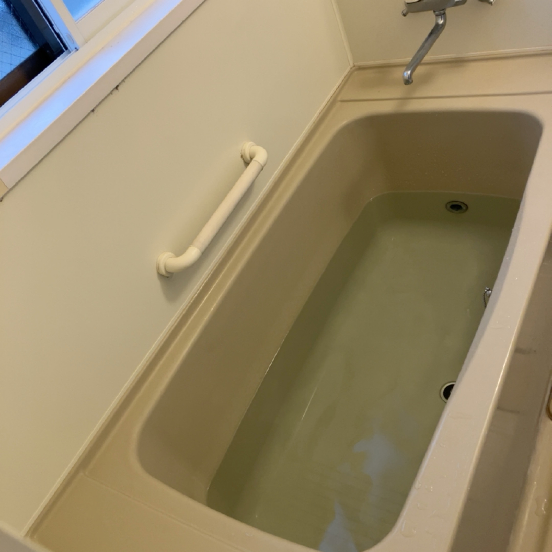 洗浄前の綺麗な水です