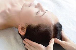 業界初！天然植物(ボタニカルパウダー)を用いたスカルプディープケア！