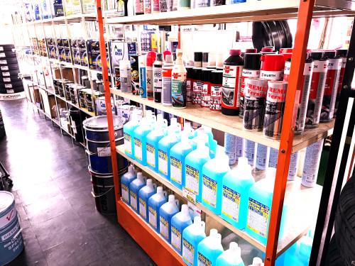タイヤショップカーポイント店内ウォッシャー液01(1).JPG