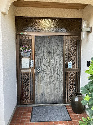 玄関ドア施工前.jpg