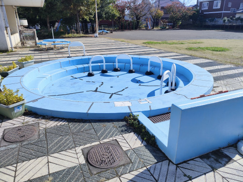 大磯幼稚園　遊具解体