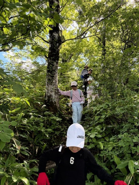 三瓶山から下山中！