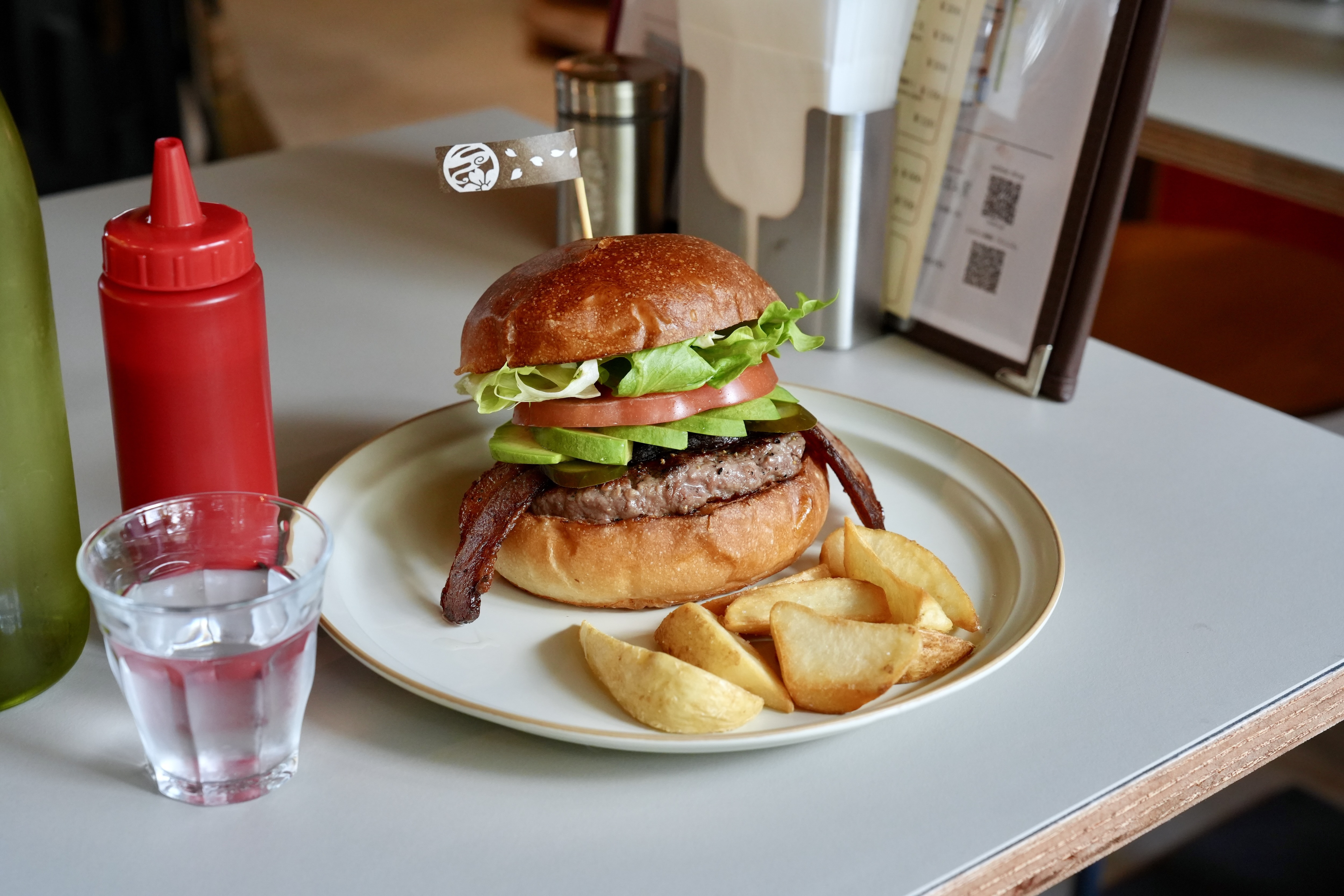さくらバーガー明日香店、本日オープン！