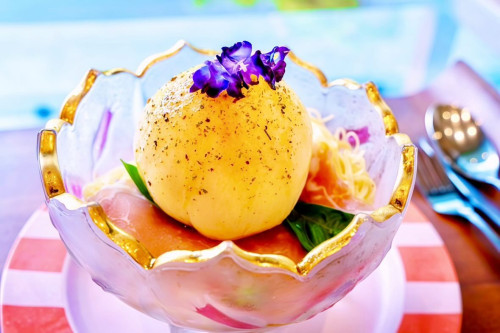カリオン：『あら川の桃の冷製パスタ』まもなく販売開始🍑