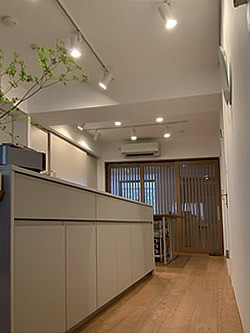 c105_r1_c1.jpg