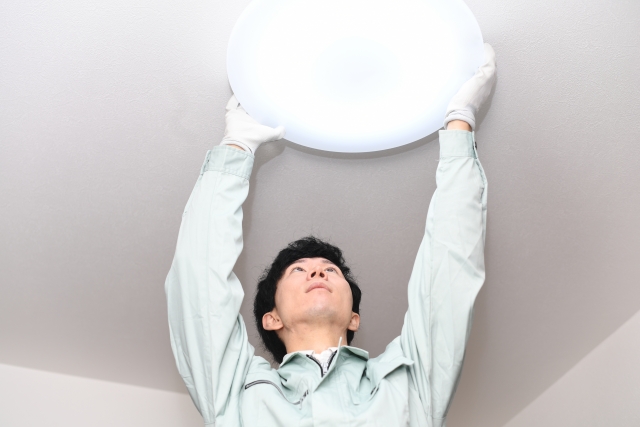 照明交換承ります