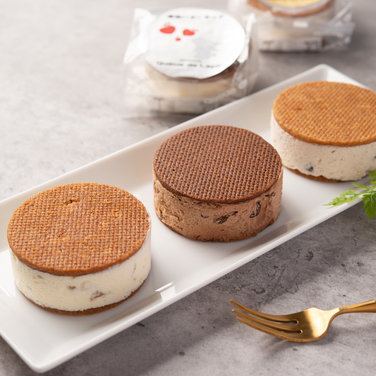 お土産・贈り物にも人気のバターサンド。