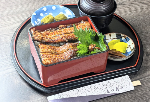 まつ重　4070円（税込み）