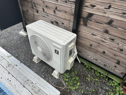 つくば市のお客様より室外機取付、専用回路工事のご依頼を頂きました。