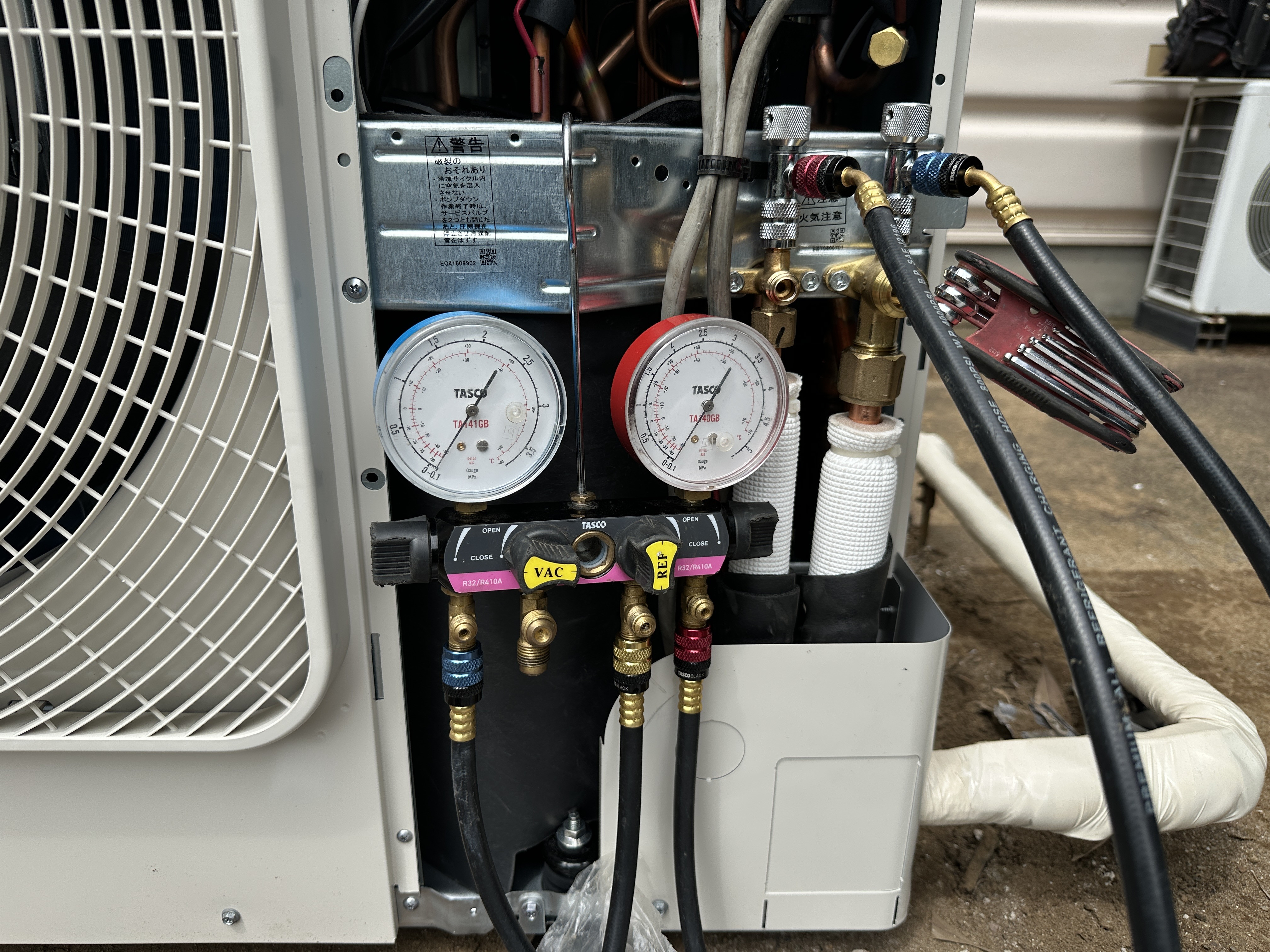 【つくば市】業務用床置き6馬力エアコン交換工事！既存配管・電源・ドレン流用で費用を削減
