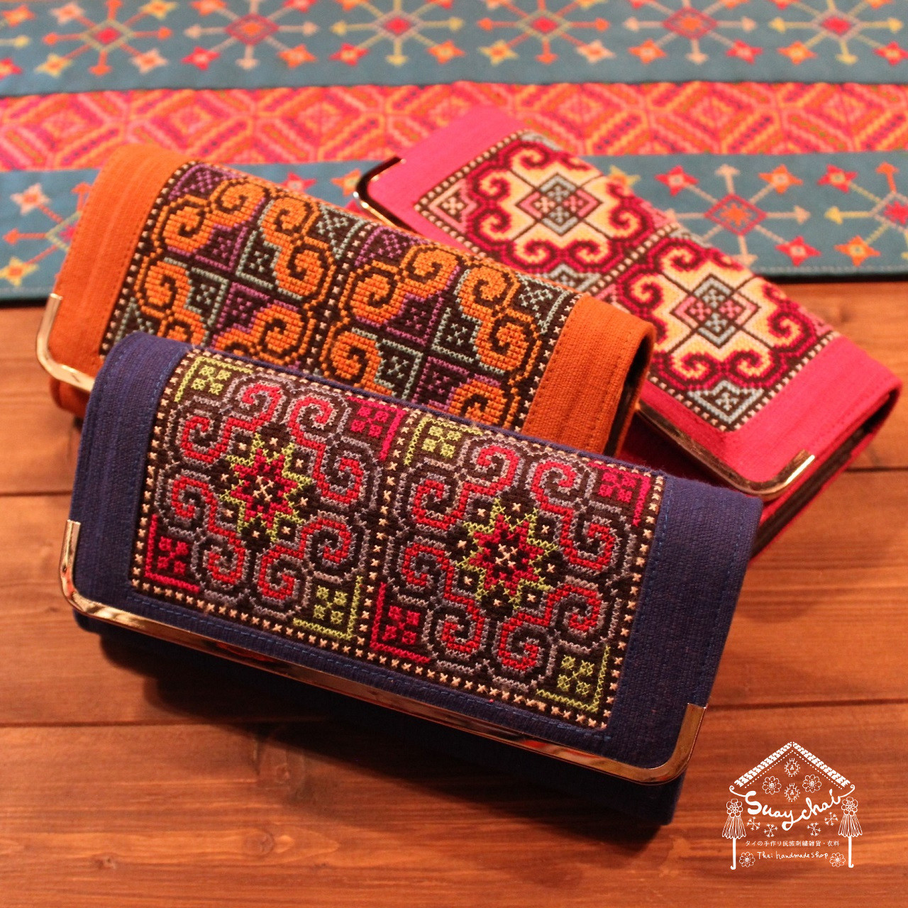 モン族刺繍長財布が新入荷