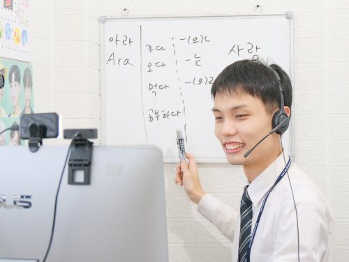 韓国語オンラインレッスンで基礎から学ぶ受講生