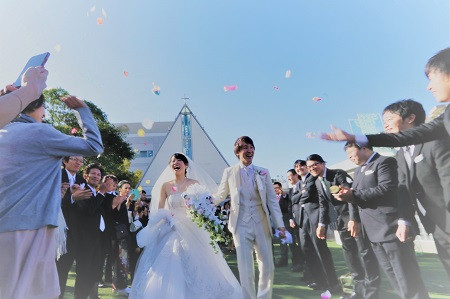 写真サンプル ブライダル写真サンプル 8ページ 結婚式の外注持ち込みカメラマン ビデオ 写真撮影が格安です モコナ