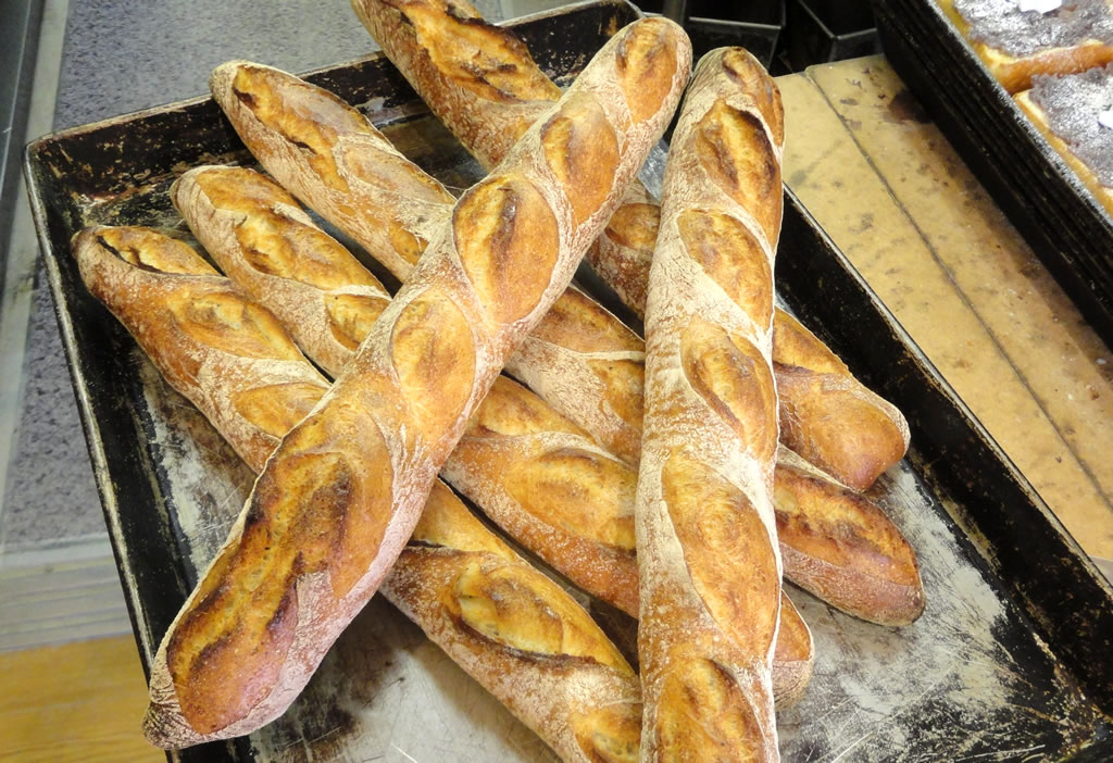 石窯自家製酵母バケット 山梨パン工房 モンマーロ