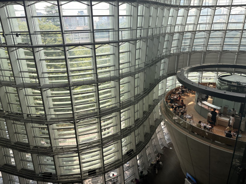 国立新美術館