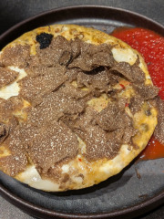 トリュフとキノコのオープンオムレツ